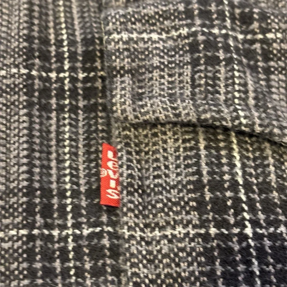 Vintage Levis Shirt Jacket Men's Small Grey Black Plaid Flannel Shacket Oversize - Picture 9 of 15
